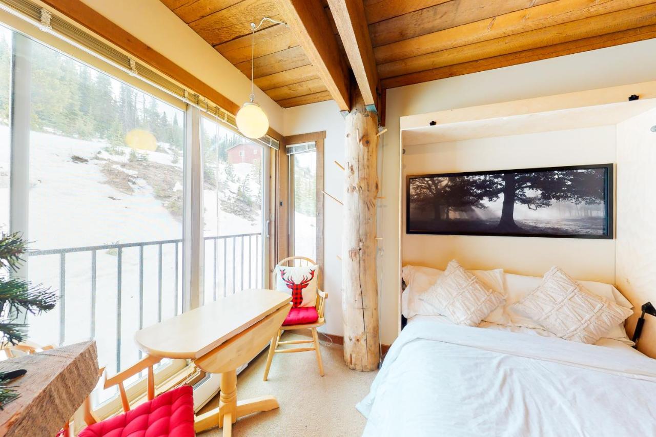 Moguls 813 Hotel Big White Buitenkant foto